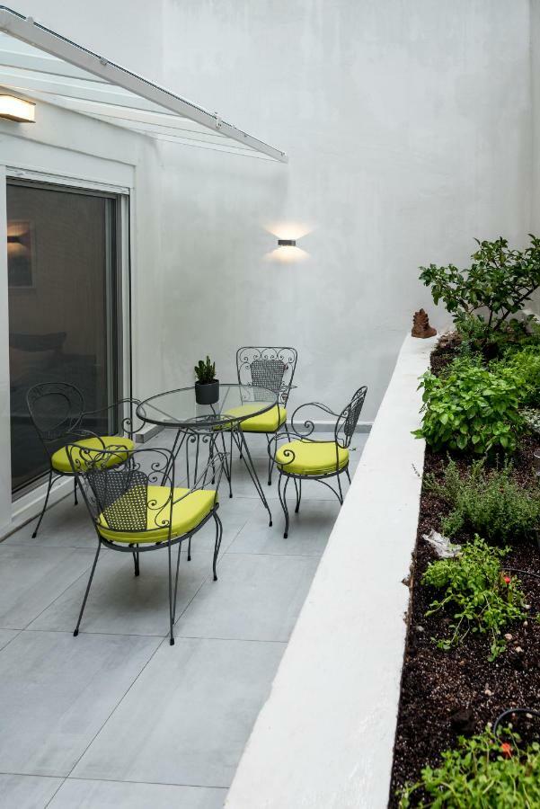 Central Cozy Studio With A Secret Garden 雅典 外观 照片