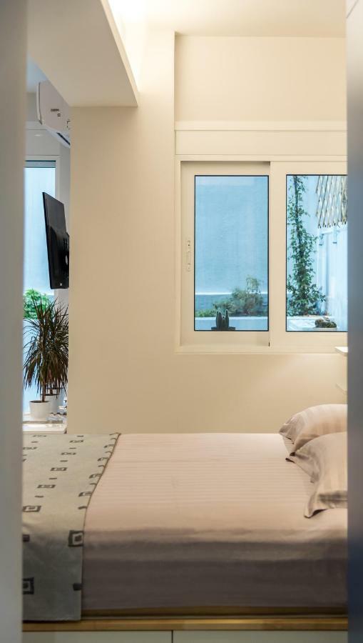 Central Cozy Studio With A Secret Garden 雅典 外观 照片