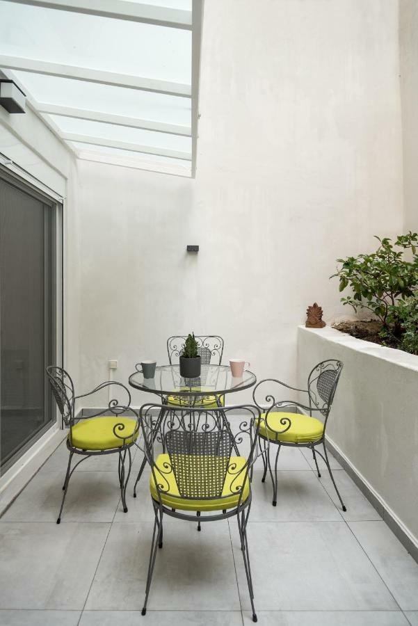 Central Cozy Studio With A Secret Garden 雅典 外观 照片